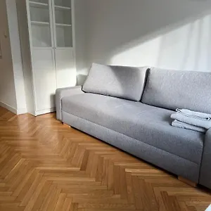 Przytulna Kawalerka Typu Warszawa